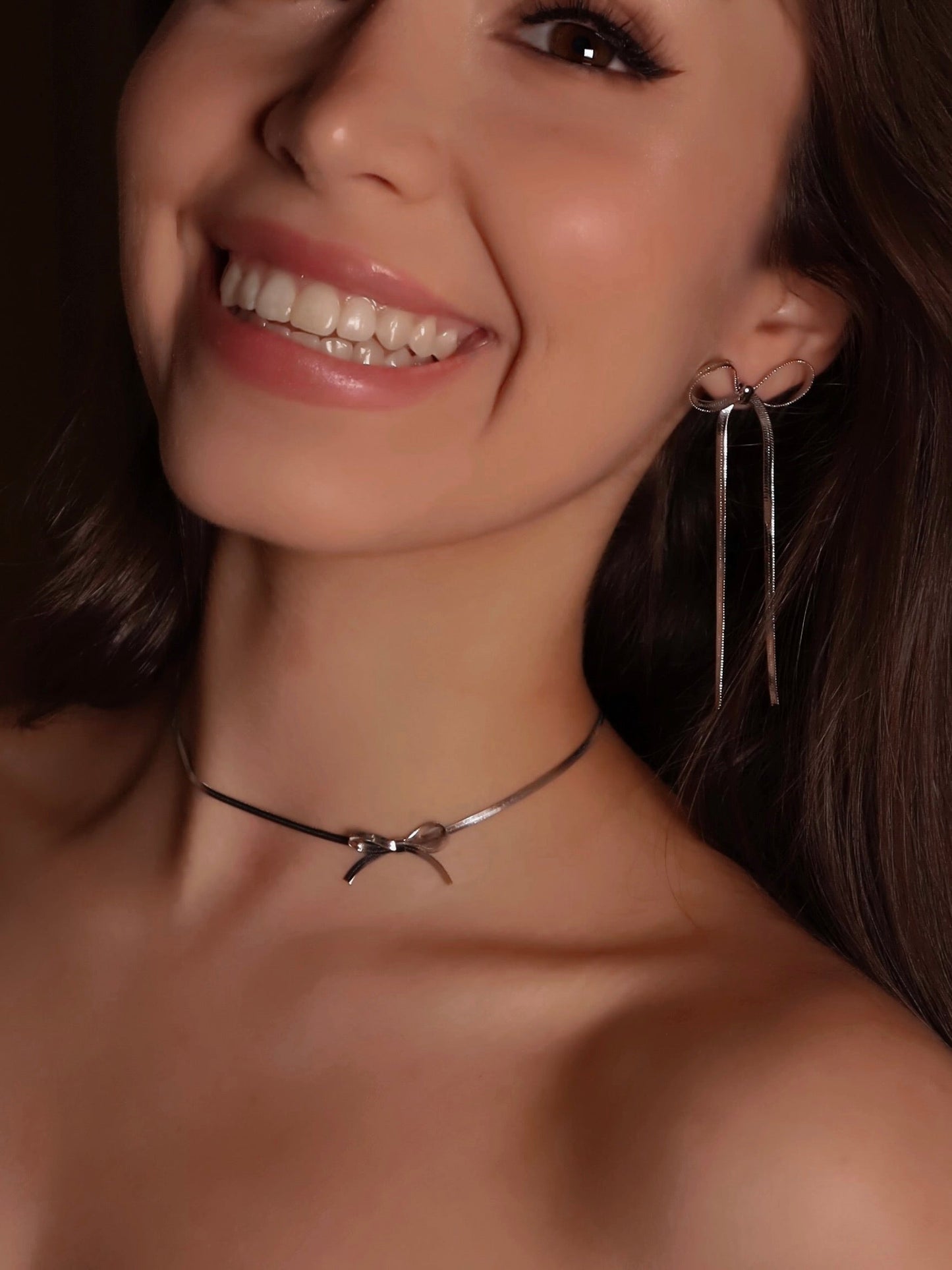 Silver Bow Choker